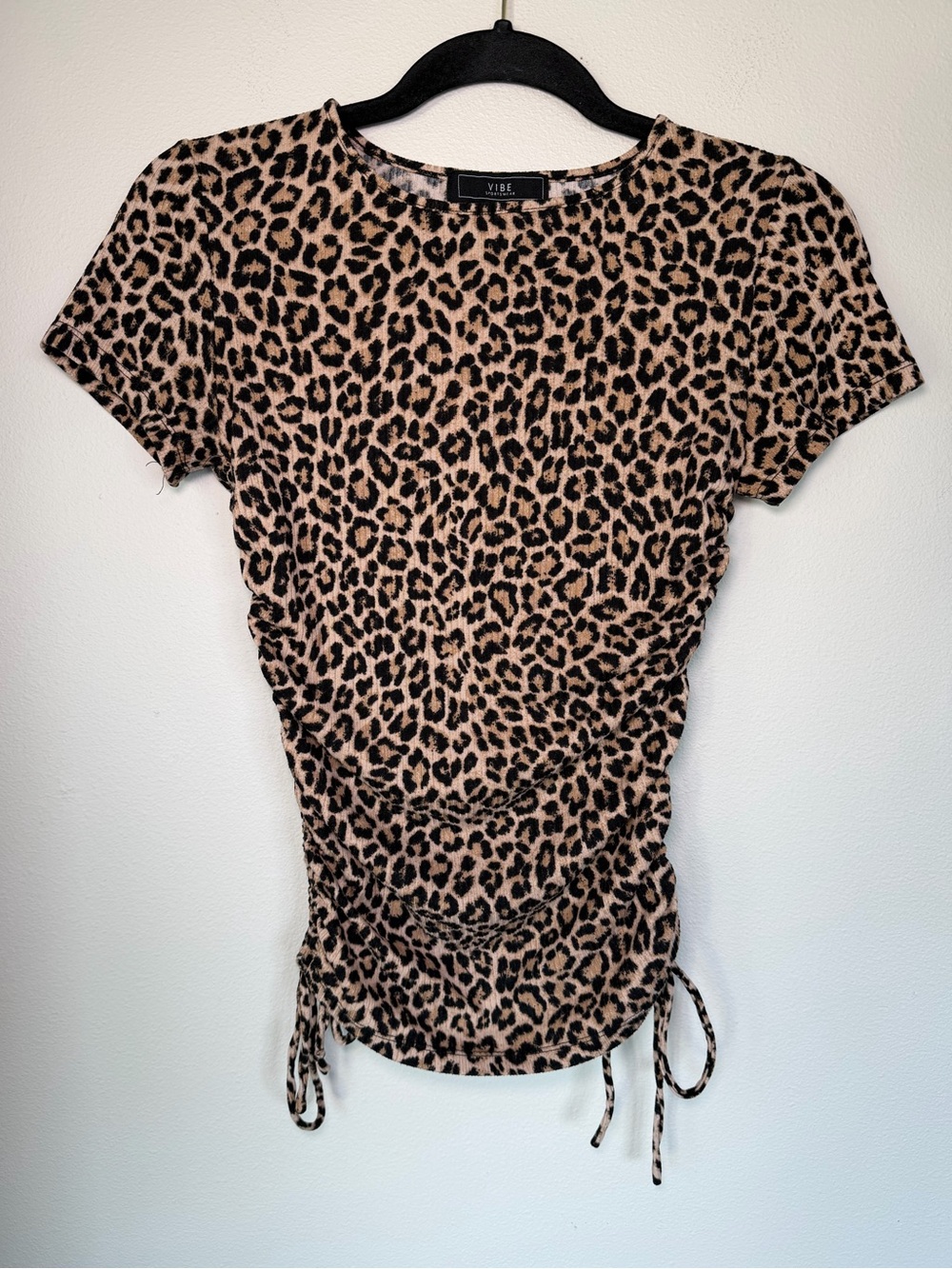 Vibe Sportswear Leopard Print Ribbed Cinched Short Sleeve Top Comfy Athleisure
